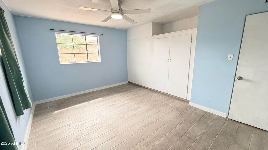 Image 9 of property listing at 3313 W PORTLAND Street, Phoenix, AZ 85009
