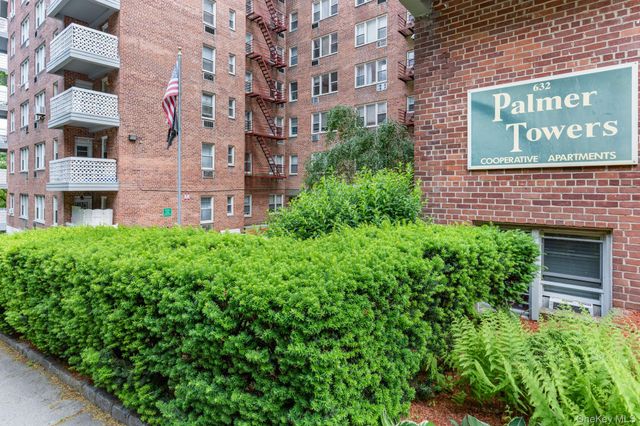 632 Palmer Road 8G, Yonkers, NY 10701