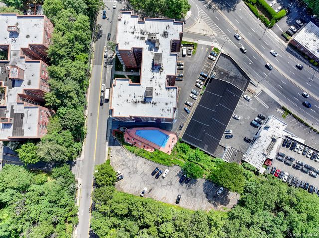 632 Palmer Road 8G, Yonkers, NY 10701