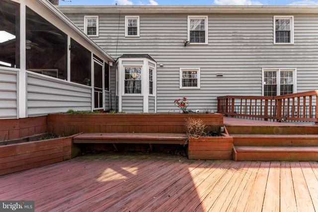 13224 CORALBERRY DR, Fairfax, VA 22033