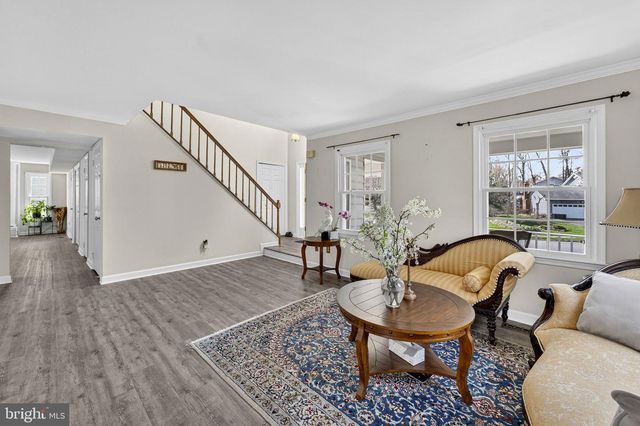 13224 CORALBERRY DR, Fairfax, VA 22033