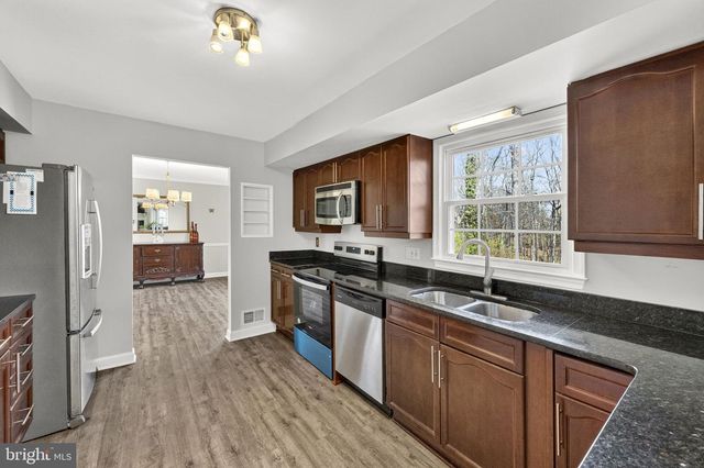 13224 CORALBERRY DR, Fairfax, VA 22033