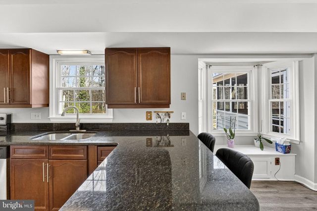 13224 CORALBERRY DR, Fairfax, VA 22033