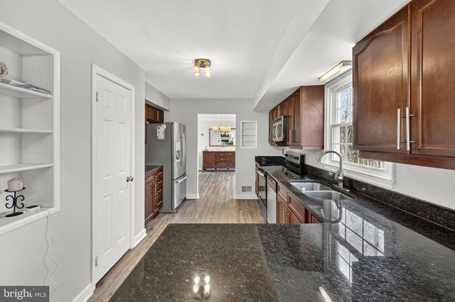 13224 CORALBERRY DR, Fairfax, VA 22033