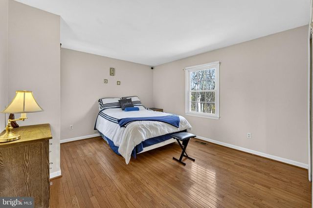 13224 CORALBERRY DR, Fairfax, VA 22033