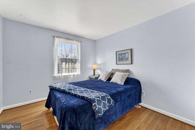 13224 CORALBERRY DR, Fairfax, VA 22033