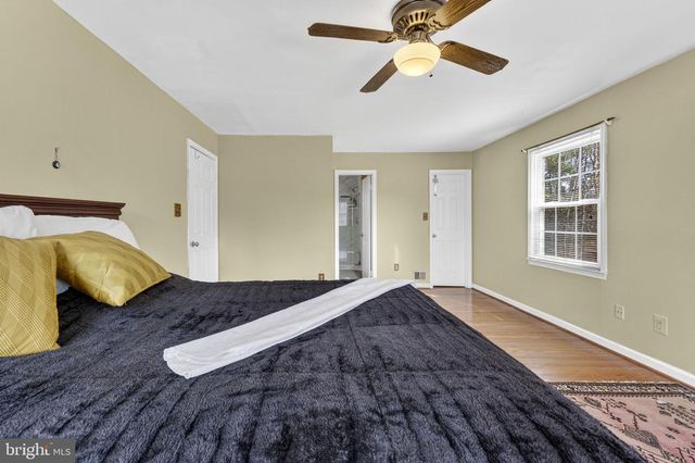 13224 CORALBERRY DR, Fairfax, VA 22033