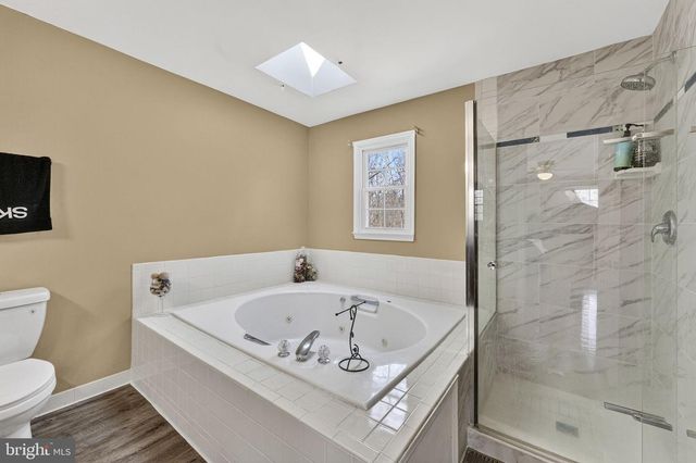 13224 CORALBERRY DR, Fairfax, VA 22033