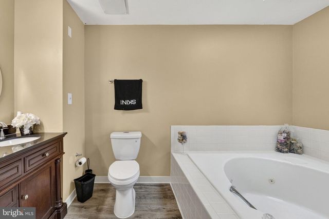 13224 CORALBERRY DR, Fairfax, VA 22033