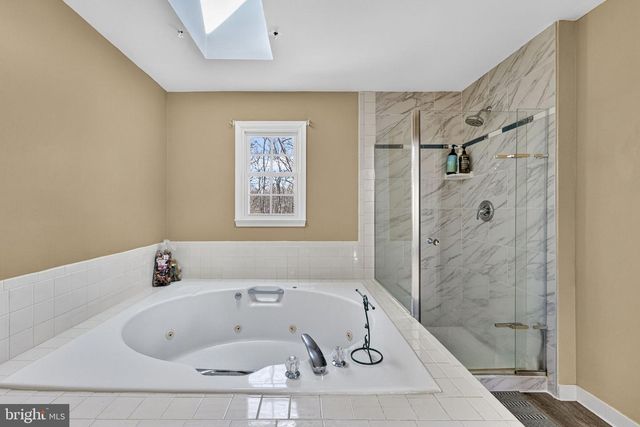 13224 CORALBERRY DR, Fairfax, VA 22033