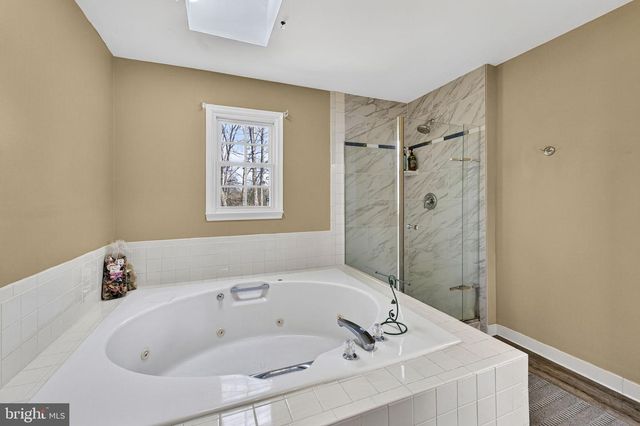 13224 CORALBERRY DR, Fairfax, VA 22033