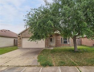 1609 Oak Landing Dr, Aransas Pass, TX 78336