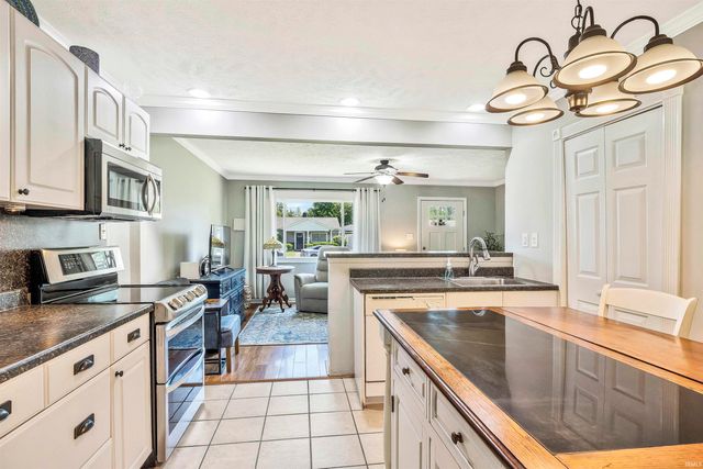 3412 Stratford Road, Evansville, IN 47710
