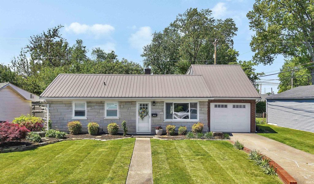 3412 Stratford Road, Evansville, IN 47710