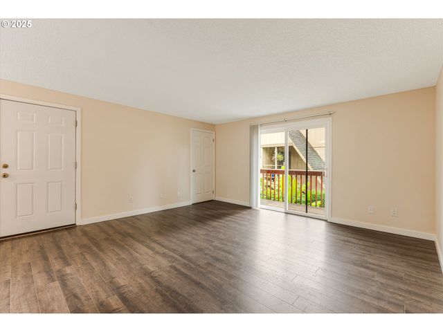 16825 Se POWELL Blvd, Portland, OR 97236