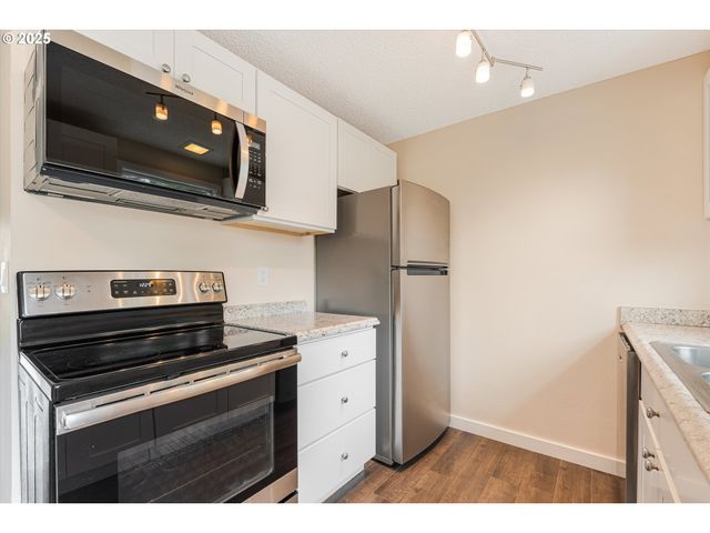 16825 Se POWELL Blvd, Portland, OR 97236