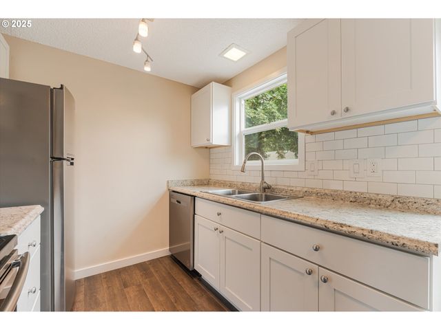 16825 Se POWELL Blvd, Portland, OR 97236