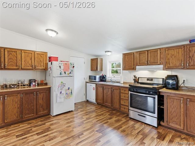 616 N Blacks Corners Road, Imlay City, MI 48444