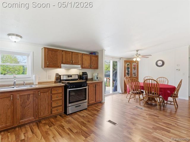 616 N Blacks Corners Road, Imlay City, MI 48444