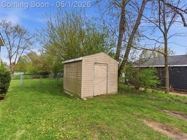 616 N Blacks Corners Road, Imlay City, MI 48444