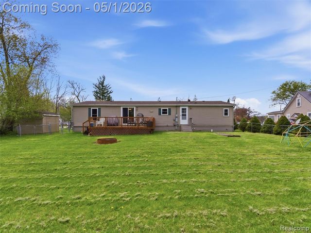 616 N Blacks Corners Road, Imlay City, MI 48444