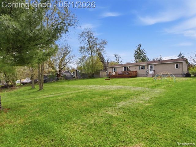 616 N Blacks Corners Road, Imlay City, MI 48444