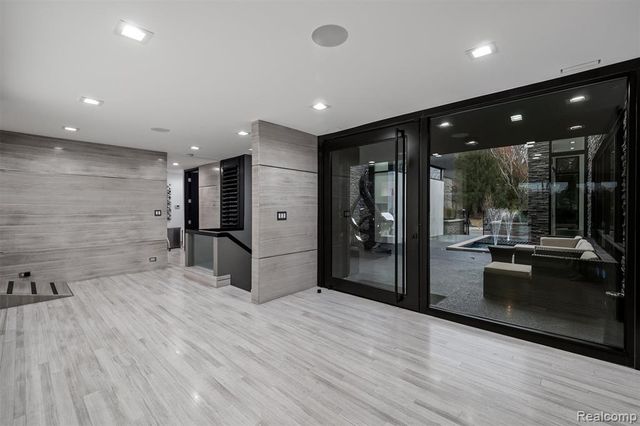 5116 W Bloomfield Lake Road, West Bloomfield, MI 48323