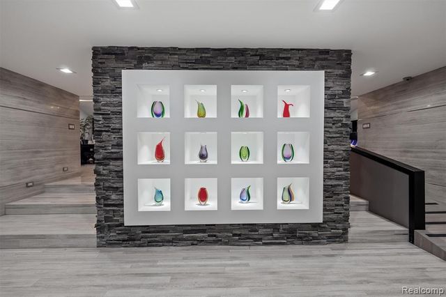 5116 W Bloomfield Lake Road, West Bloomfield, MI 48323