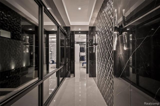 5116 W Bloomfield Lake Road, West Bloomfield, MI 48323