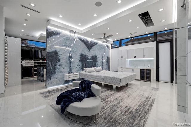 5116 W Bloomfield Lake Road, West Bloomfield, MI 48323