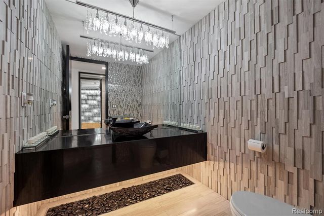 5116 W Bloomfield Lake Road, West Bloomfield, MI 48323