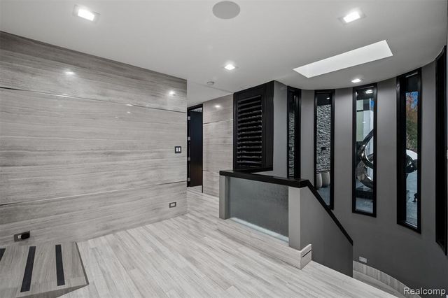 5116 W Bloomfield Lake Road, West Bloomfield, MI 48323