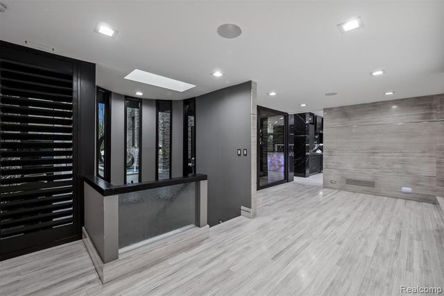 5116 W Bloomfield Lake Road, West Bloomfield, MI 48323