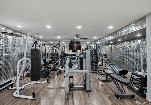 5116 W Bloomfield Lake Road, West Bloomfield, MI 48323