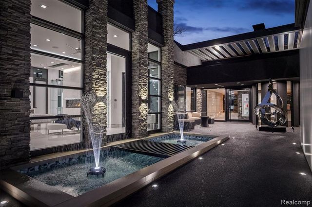 5116 W Bloomfield Lake Road, West Bloomfield, MI 48323