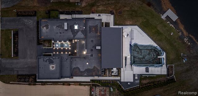 5116 W Bloomfield Lake Road, West Bloomfield, MI 48323