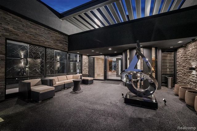 5116 W Bloomfield Lake Road, West Bloomfield, MI 48323