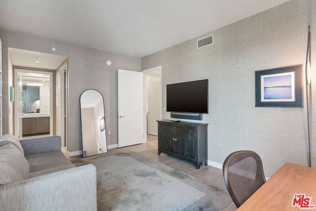 1755 Ocean Avenue Apt 707, Santa Monica, CA 90401