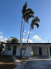 230 SE 4th Ave, Boynton Beach, FL 33435