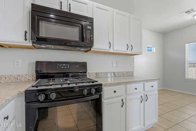 10424 SILVERCLOUD Drive, El Paso, TX 79924