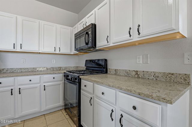 10424 SILVERCLOUD Drive, El Paso, TX 79924