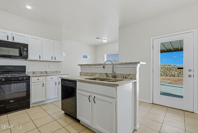 10424 SILVERCLOUD Drive, El Paso, TX 79924