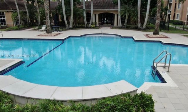 8000 N Nob Hill Rd 107, Tamarac, FL 33321