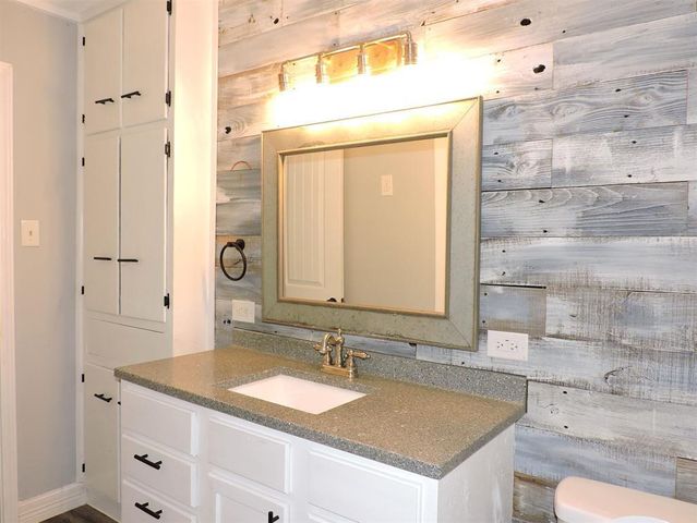 2227 10th Street, Port Neches, TX 77651