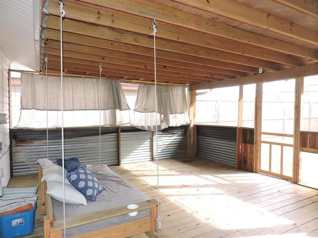 2227 10th Street, Port Neches, TX 77651