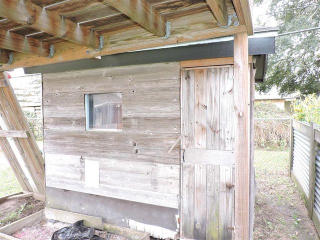 2227 10th Street, Port Neches, TX 77651