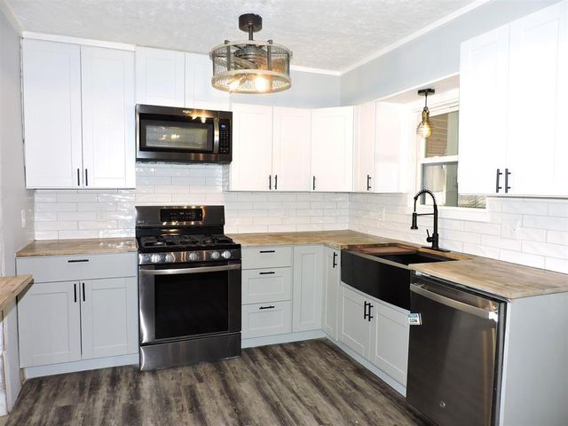 2227 10th Street, Port Neches, TX 77651