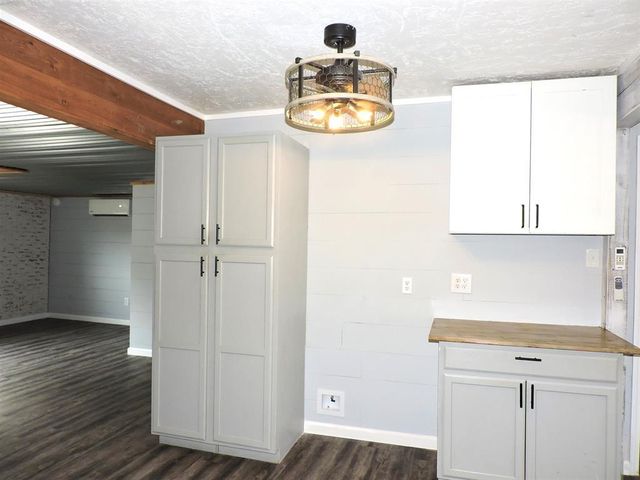 2227 10th Street, Port Neches, TX 77651