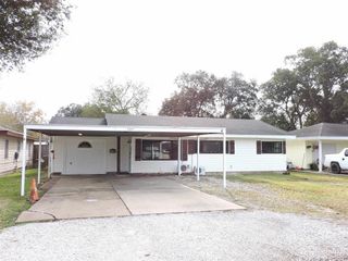 2227 10th Street, Port Neches, TX 77651