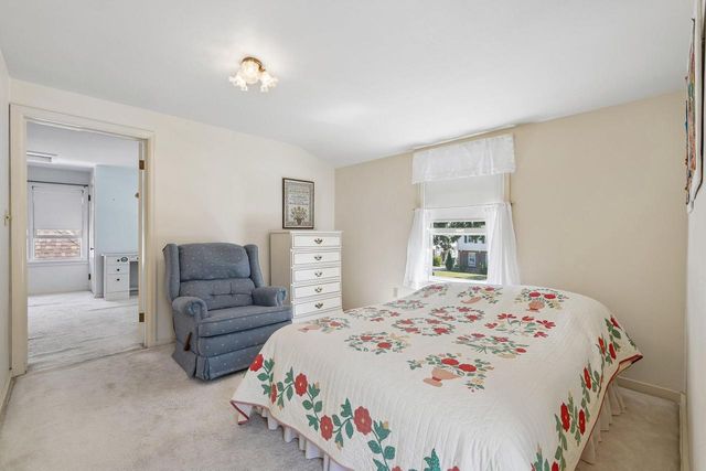 4907 N Idlewild AVENUE, Whitefish Bay, WI 53217